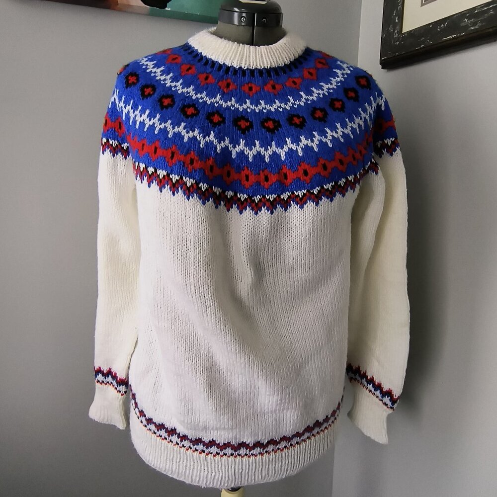 Vintage colorful Hand-knit Fair Isle soft Lopi Sweater size in description